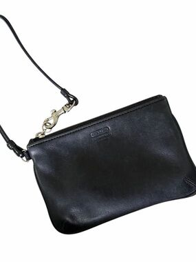 Vintage 2002 Coach Black Leather Mini Wristlet Pouch Y2K Zip Clutch Bag